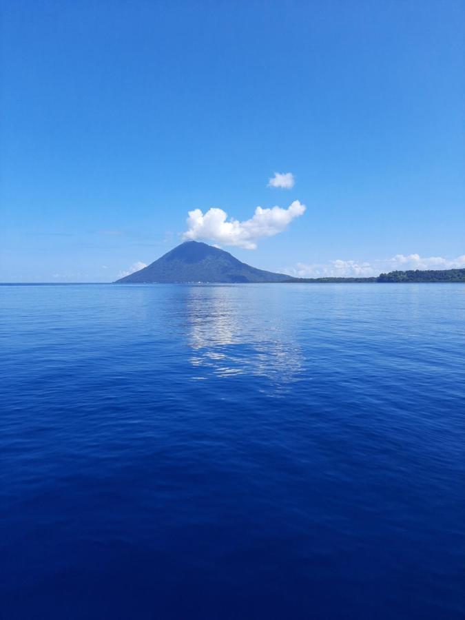 Blue Shark Divers Bunaken Exterior photo