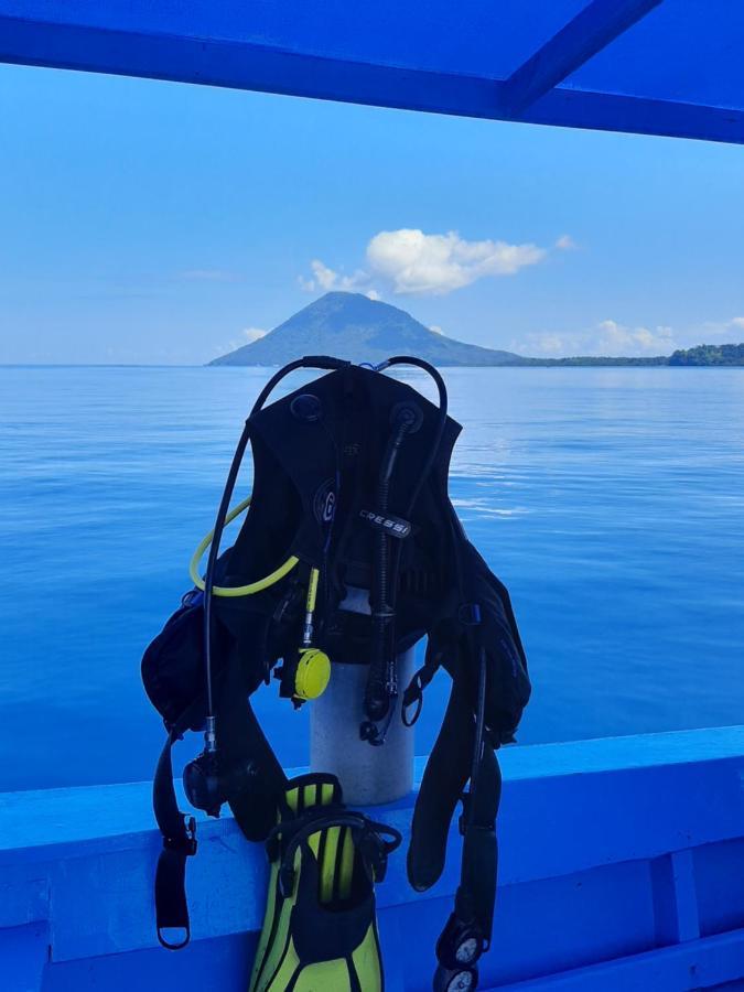 Blue Shark Divers Bunaken Exterior photo
